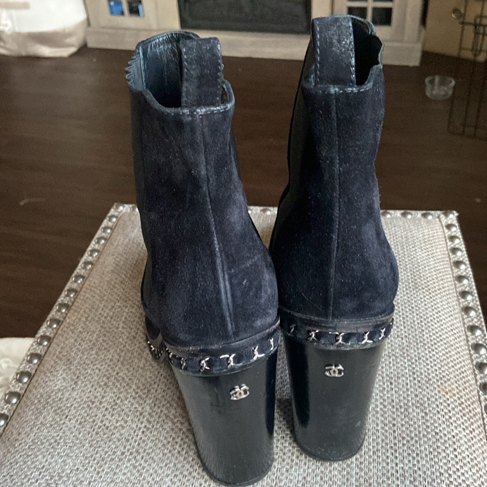Chanel Classic Black Suede Boots With Chain Detail and CC logo SZ 41.5 - Picture 4 of 6
